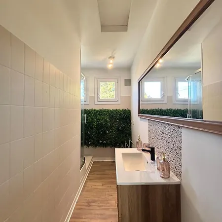 Magnifique T3, Ou Elegance , A 4 Min En Voiture Des Grands Buffets Apartman