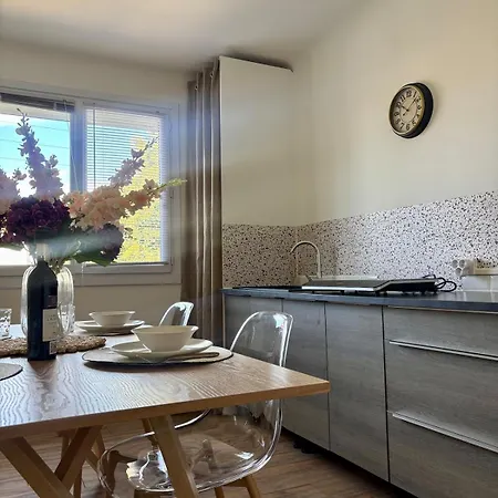Climatisee -proche Arena & Grands Buffets Apartmán